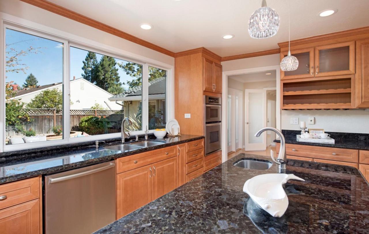 695 Berry Ave - Photo 1