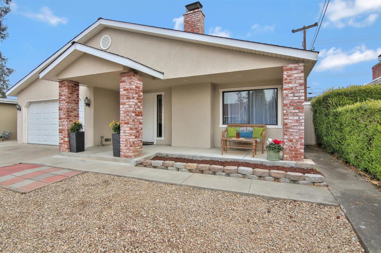 2526 Dixon Dr - Photo 1