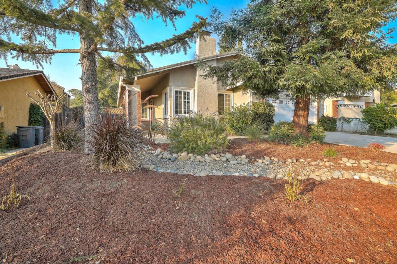 2435 Cimarron Dr - Photo 1