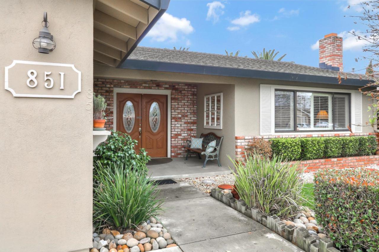 851 Apricot Ln - Photo 1