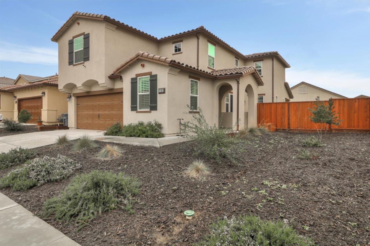 1161 Cabrillo Dr - Photo 1