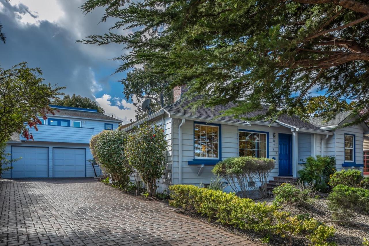 871 Bayview Ave - Photo 1
