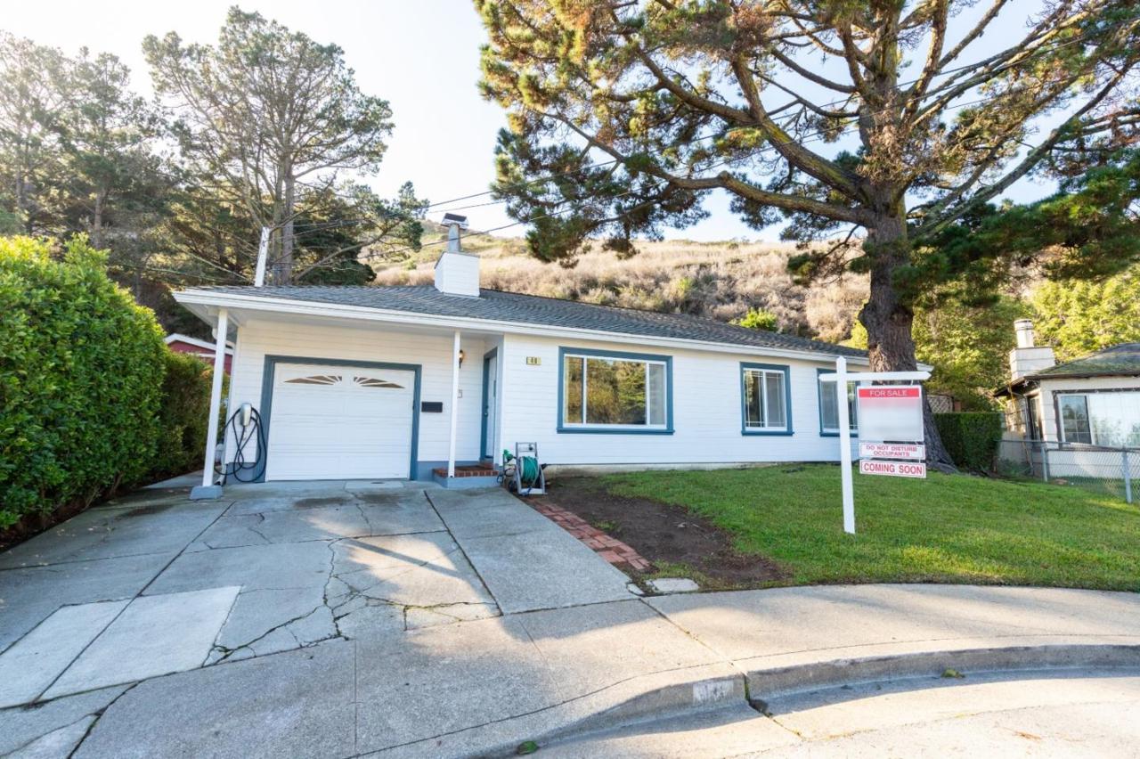 46 Franklin Ave - Photo 1