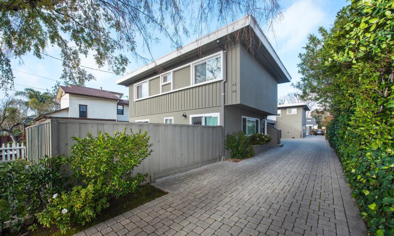 40 Hobart Ave - Photo 1