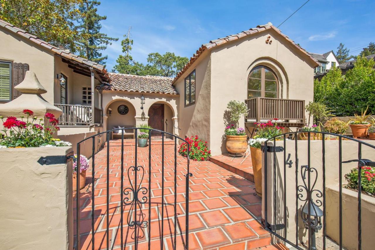 417 Las Sombras Ct - Photo 1