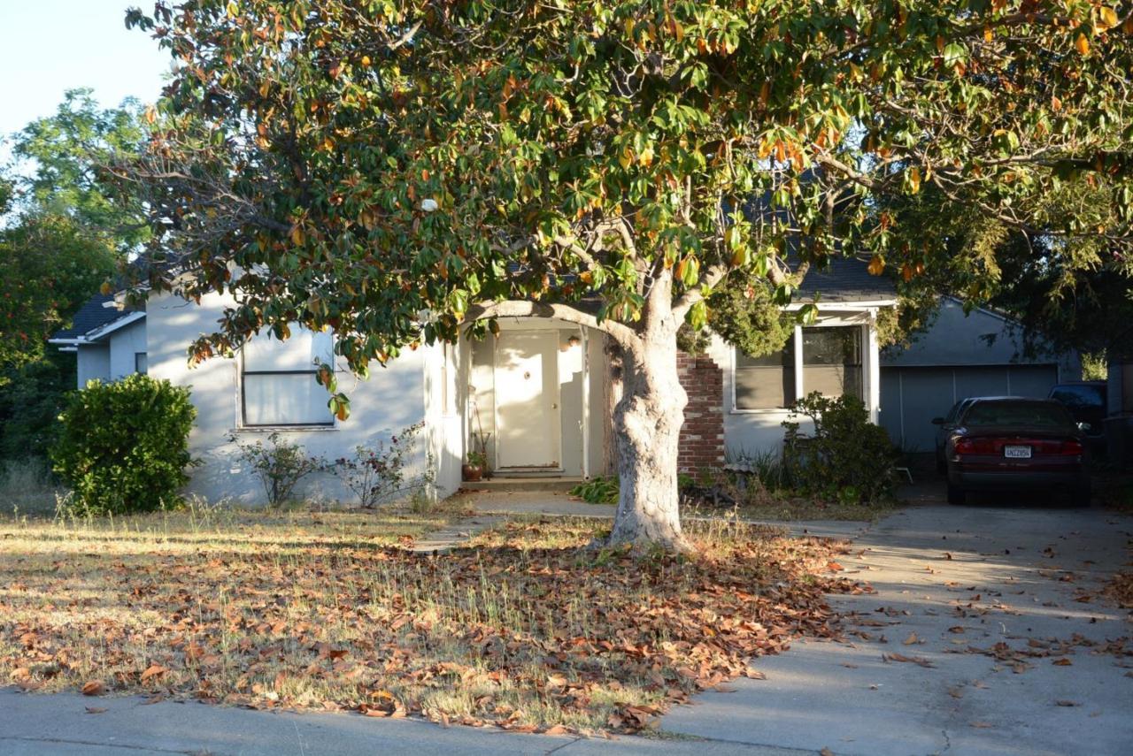 15437 Stratford Dr - Photo 1