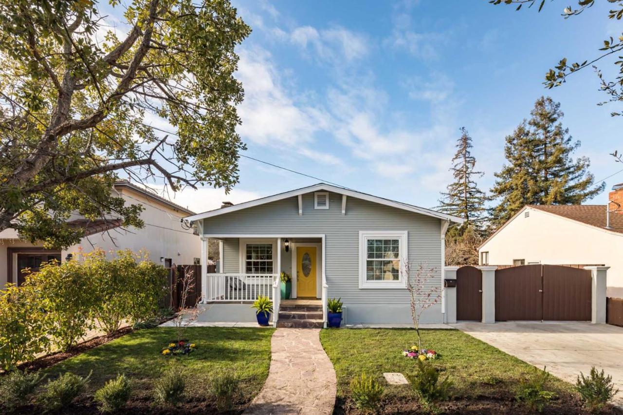 438 King St - Photo 1