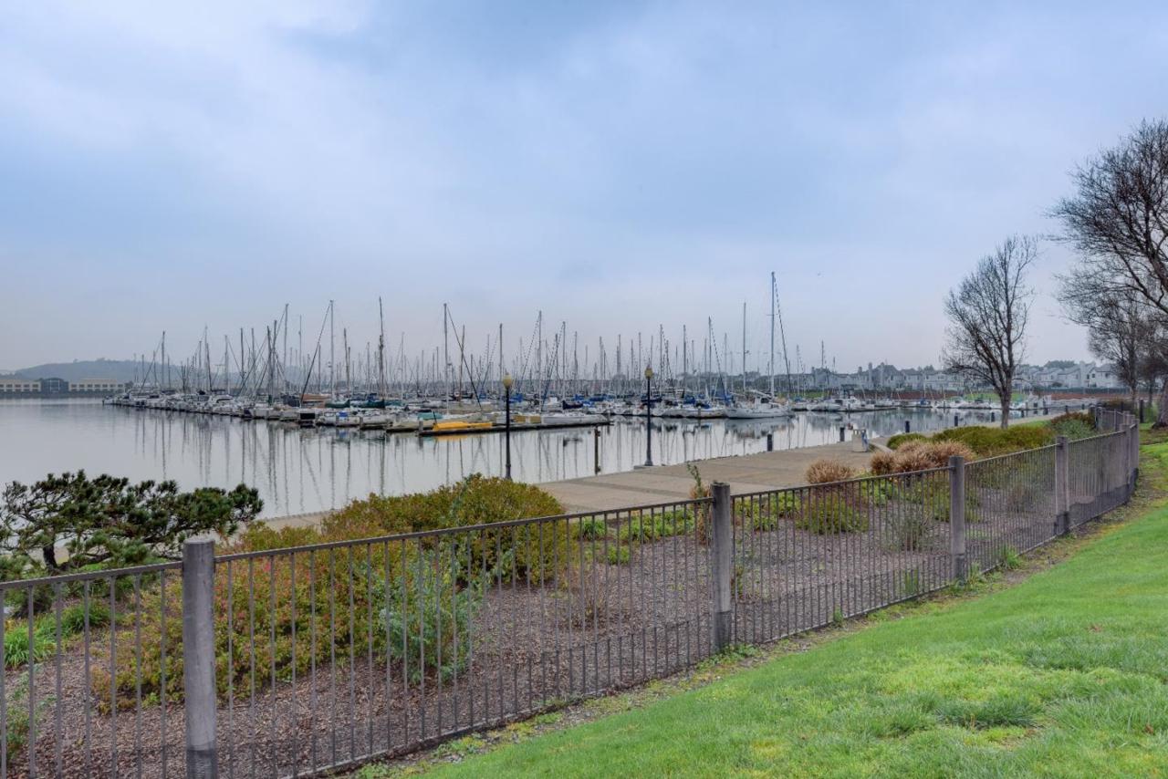 213 Shoreline Ct - Photo 1