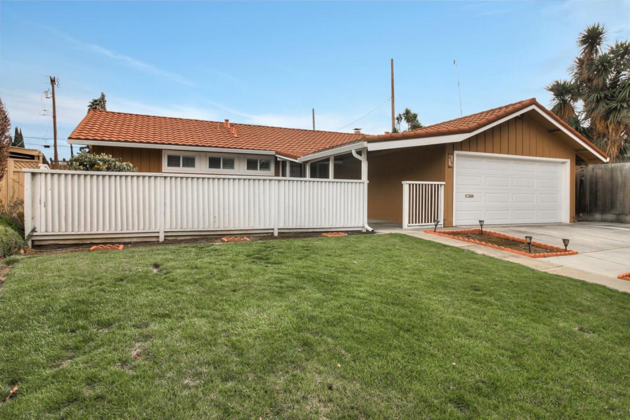 419 Fernandez Ct - Photo 1