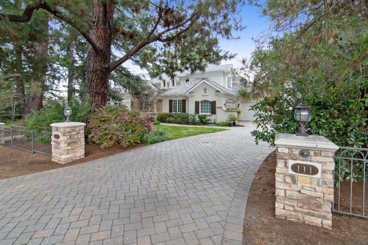 111 Gordon Way - Photo 1