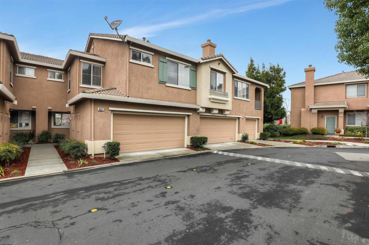 3621 Jasmine Cir - Photo 1