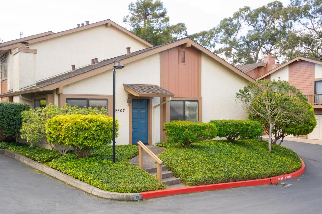 2507 Friesland Ct - Photo 1