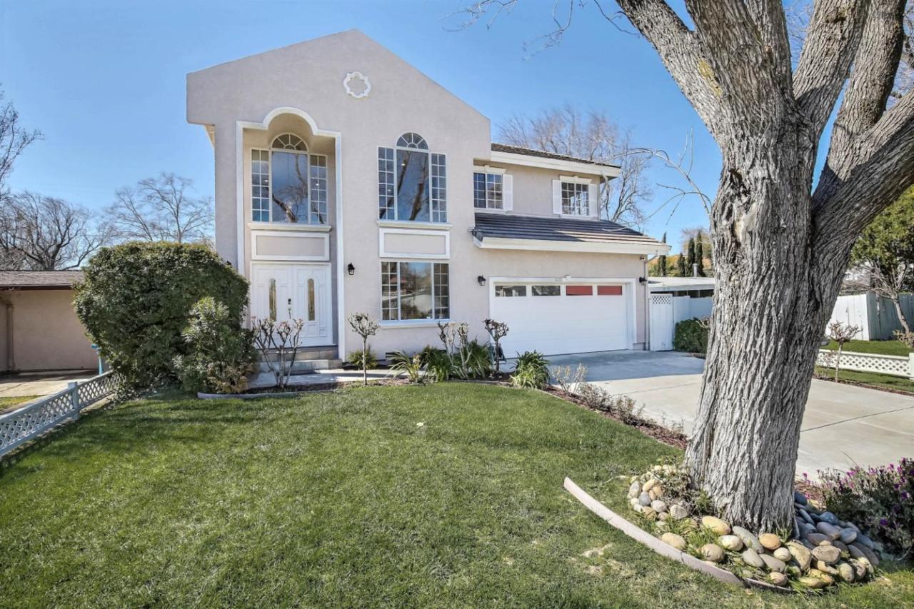 10325 Calvert Dr - Photo 1