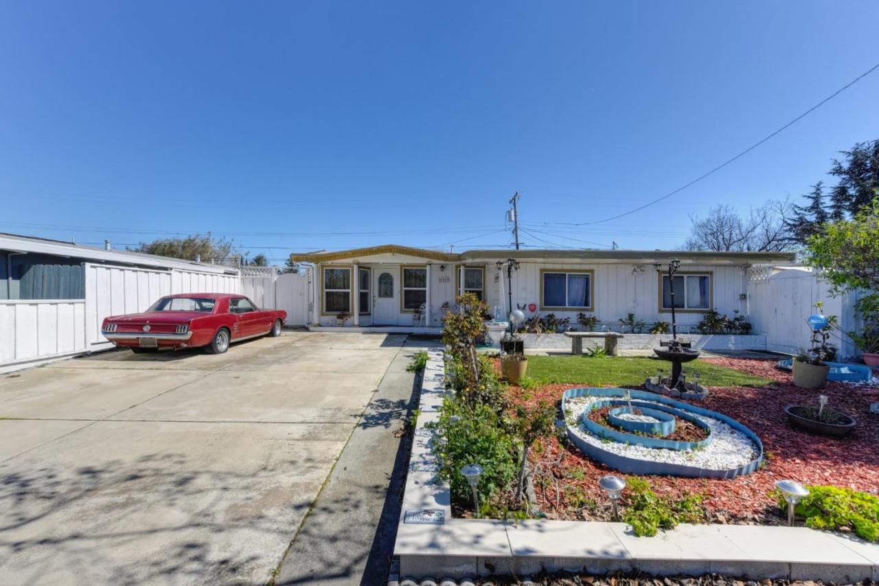 1313 Socorro Ave - Photo 1