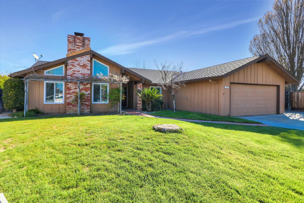 735 Hartley Ct - Photo 1