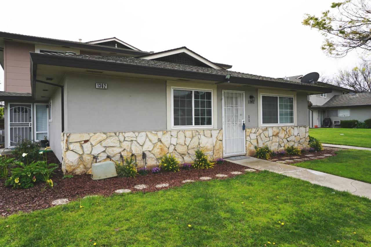 1362 Shawn Dr 1 - Photo 1 1362 Shawn Dr 1 - Photo 1