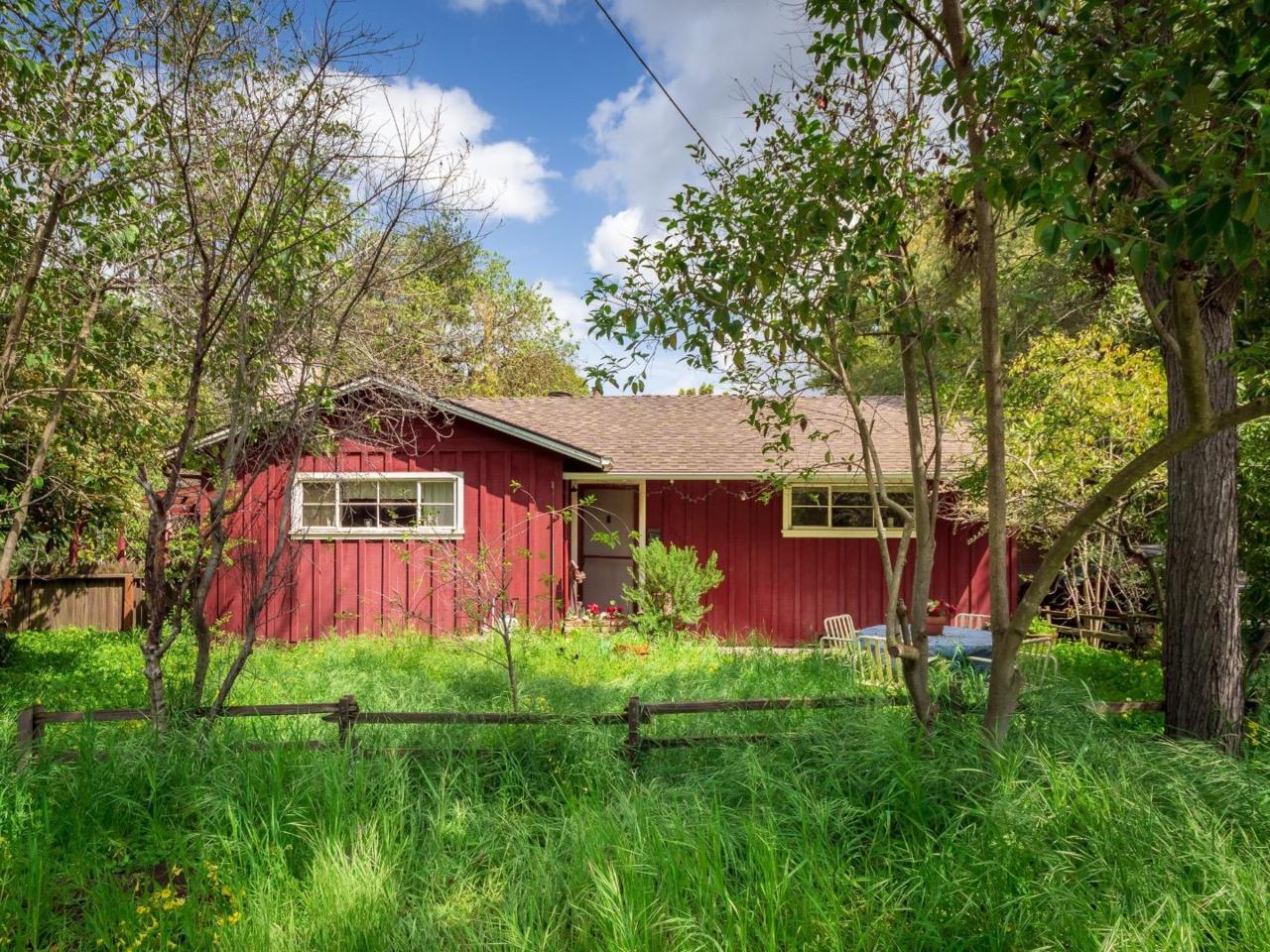 2015 Amherst St - Photo 1