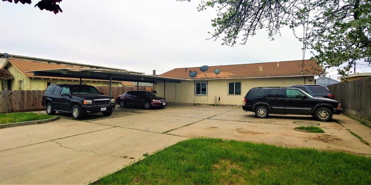 714 East St - Photo 1