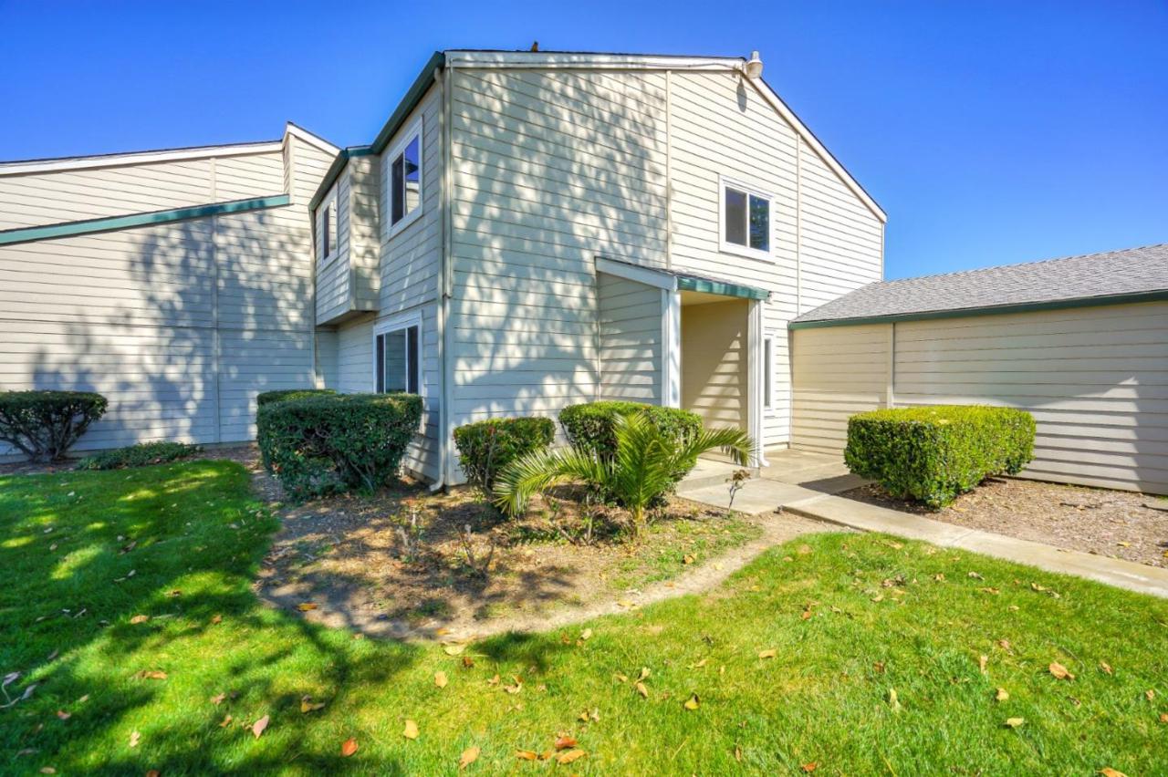 32612 Endeavour Way - Photo 1