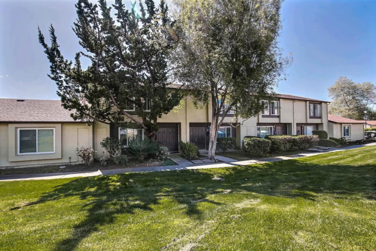 1240 Whitfield Ct - Photo 1