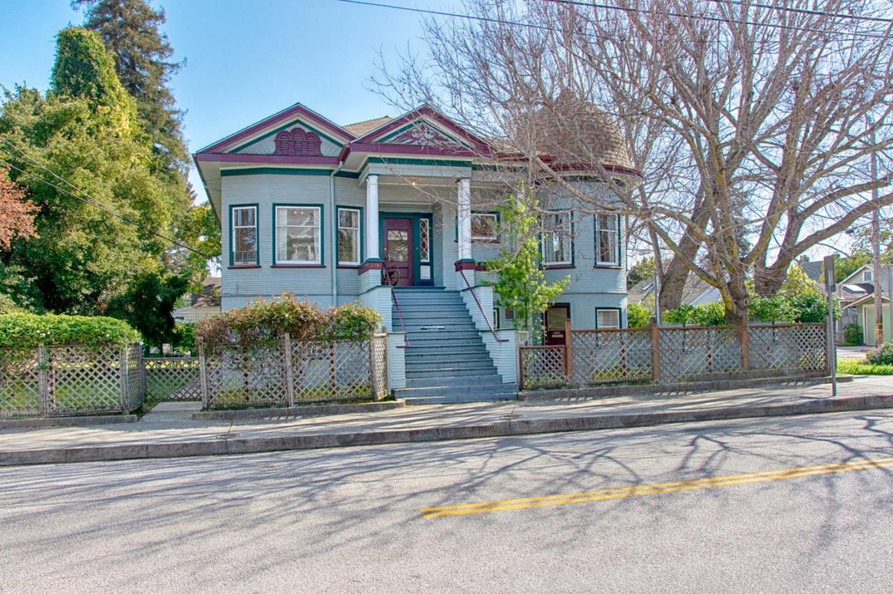 419 Lincoln St - Photo 1