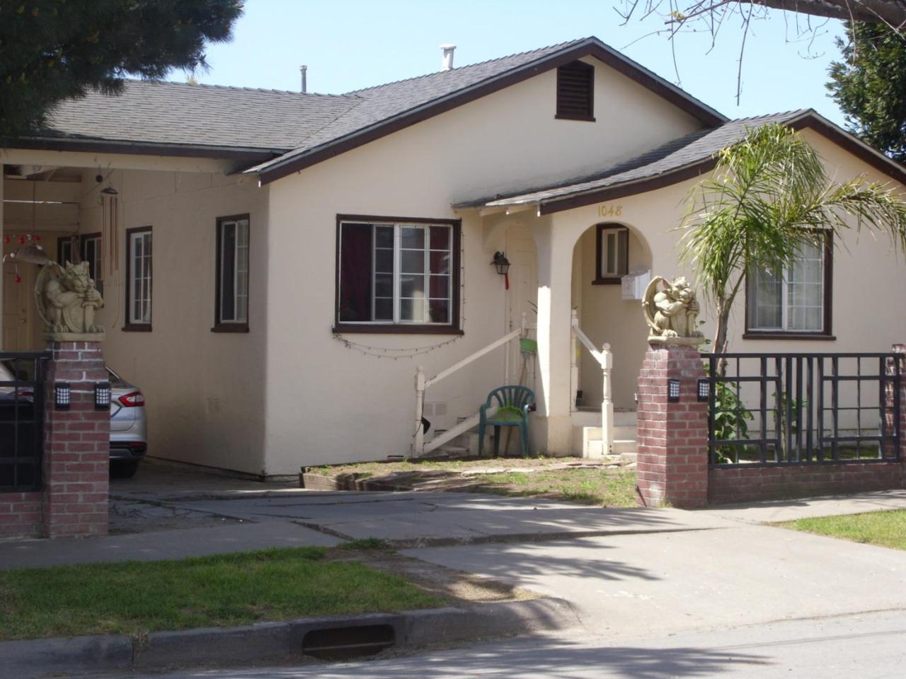 1048 Acosta St - Photo 1