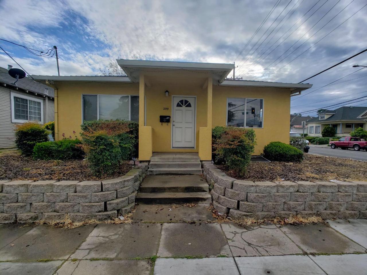 299 11th St - Photo 1