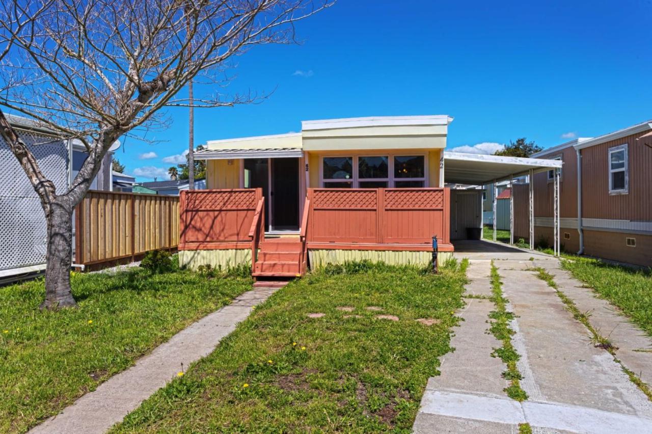 220 Mar Vista Dr 42 - Photo 1