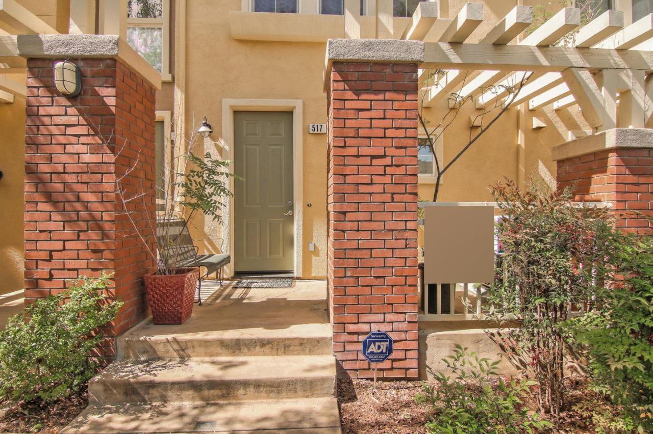517 9th St - Photo 1