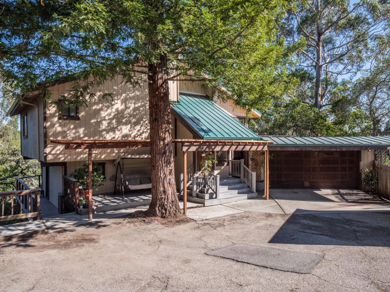 405 Waugh Ave - Photo 1