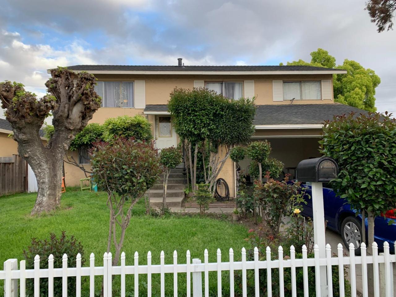2102 Kennedy Ave - Photo 1