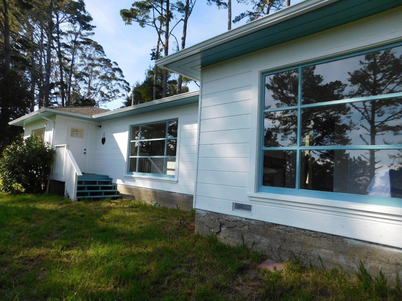990 Buena Vista St - Photo 1