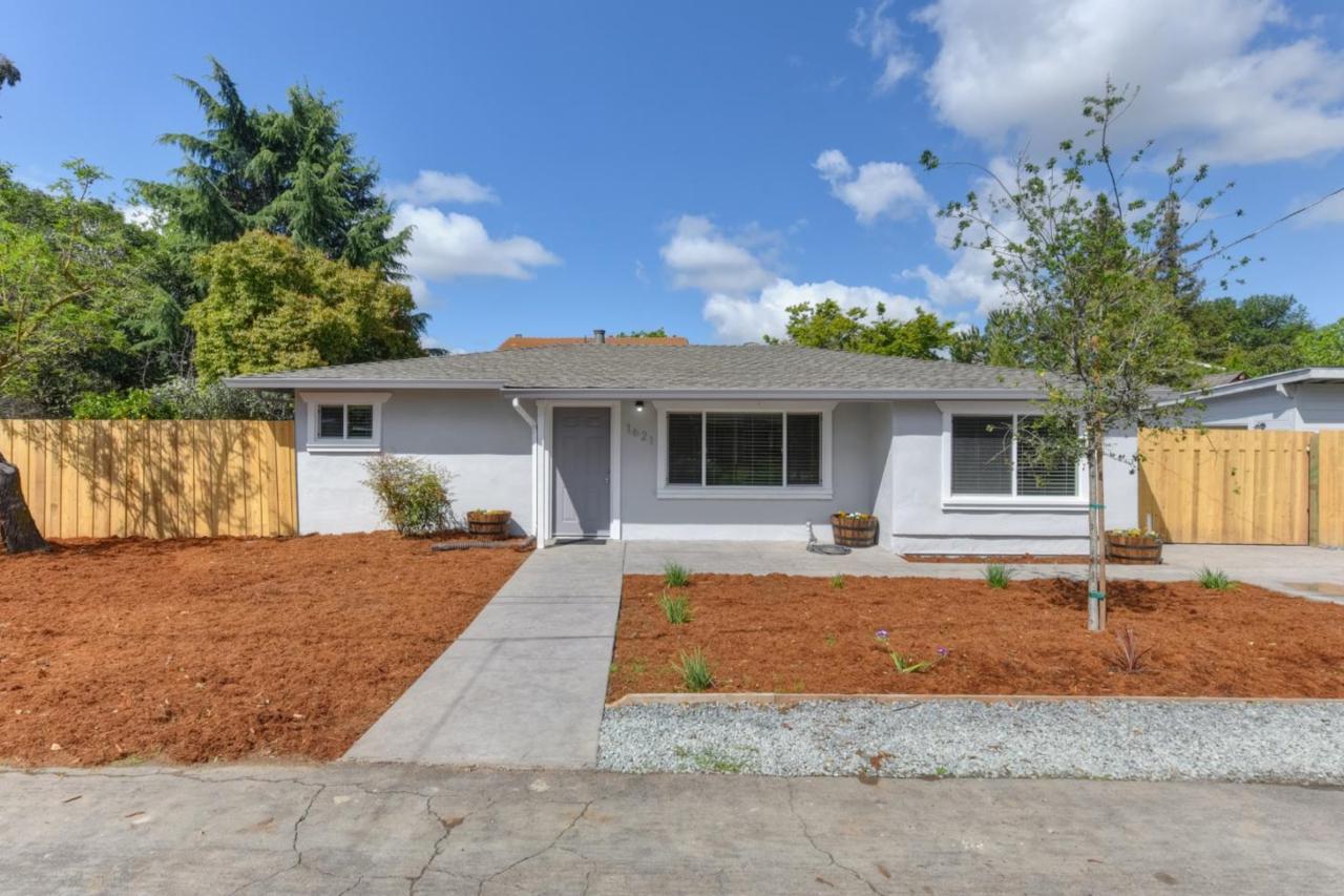 1621 Enid Dr - Photo 1