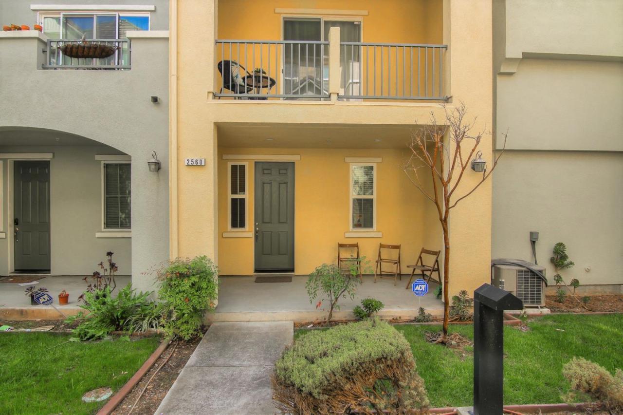 2560 Heron Ct - Photo 1