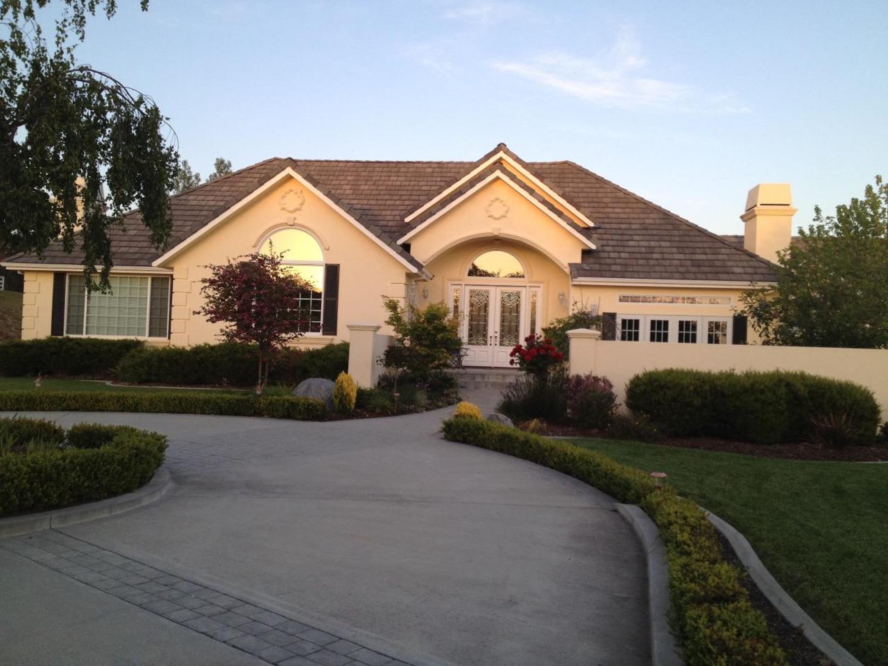 2765 Summerland Rd - Photo 1