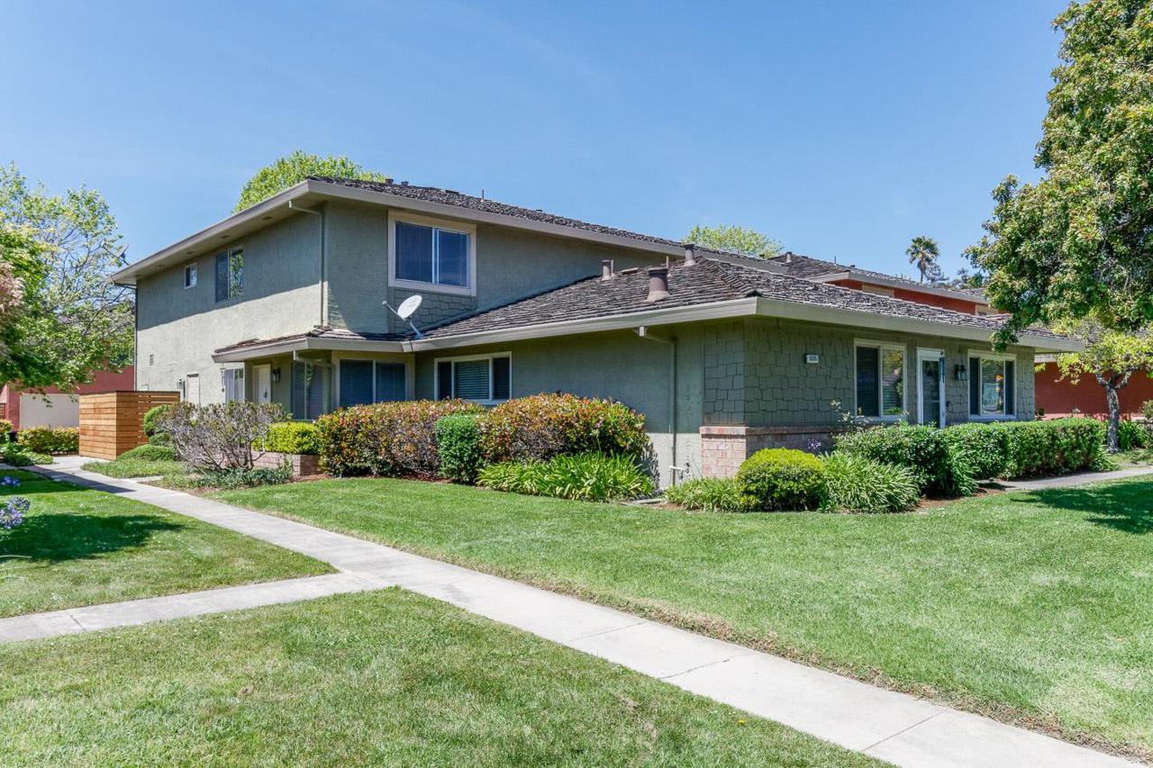 1375 42nd Ave 3 - Photo 1