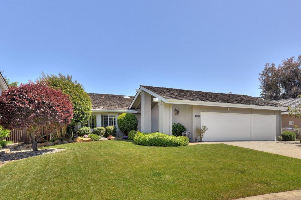 7050 Calcaterra Dr - Photo 1