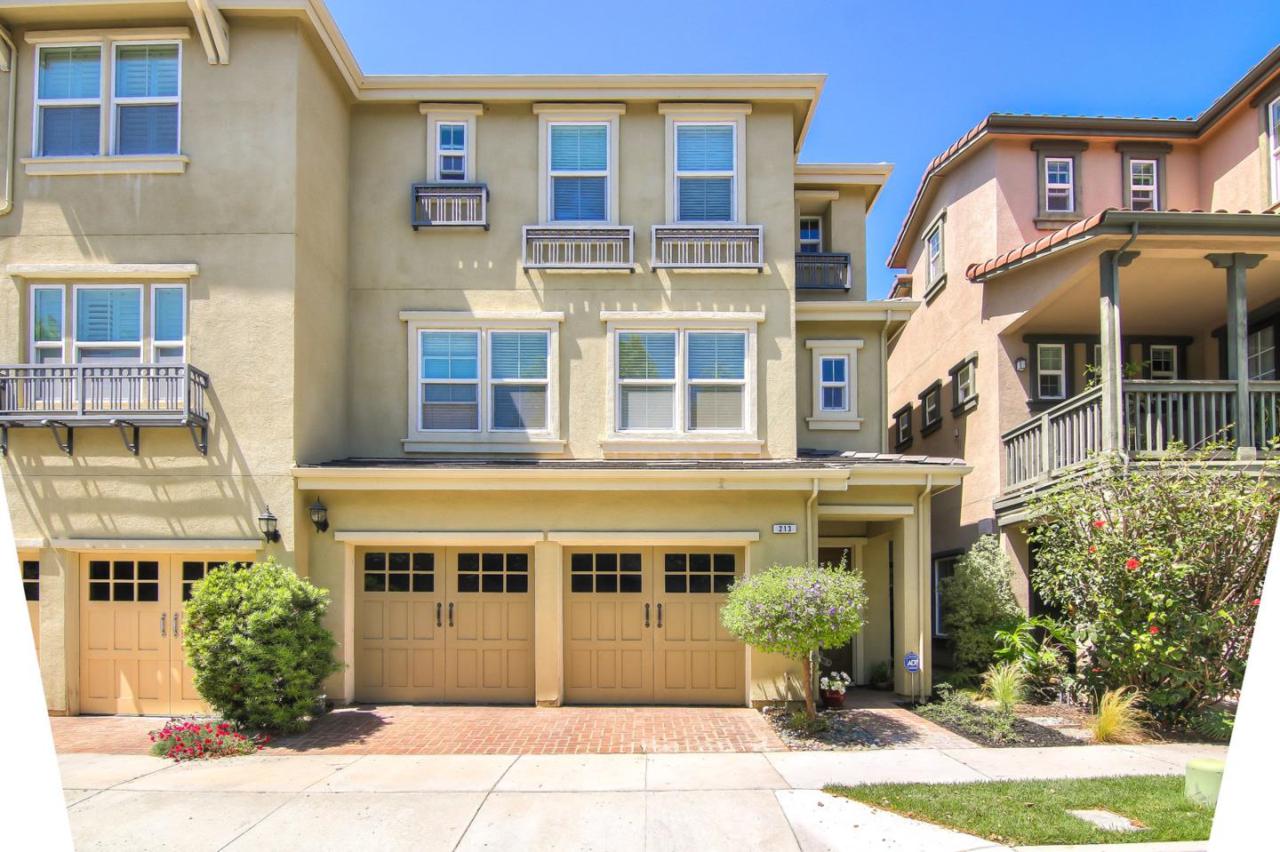 213 Azevedo Cir - Photo 1