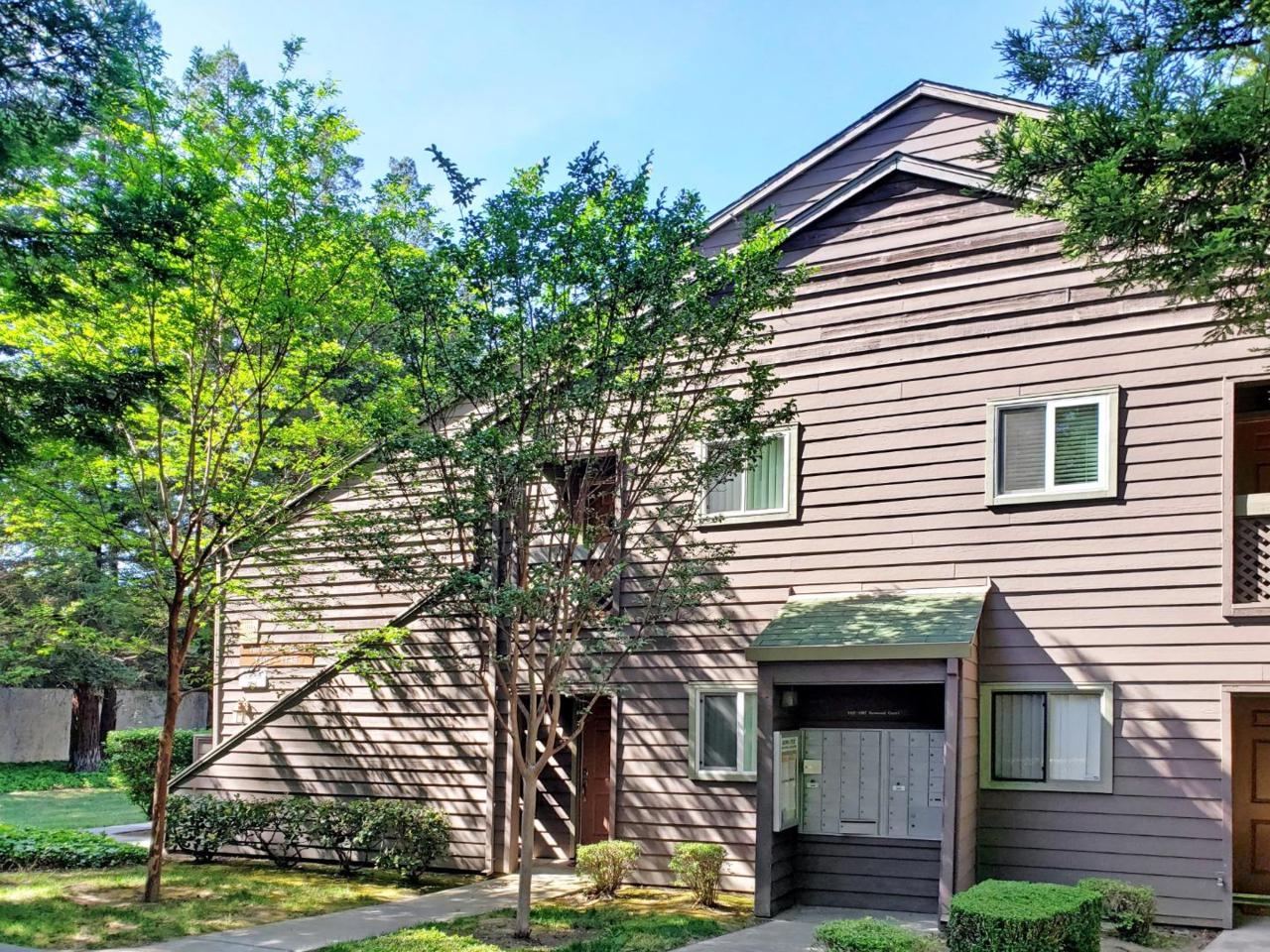 1145 Yarwood Ct - Photo 1
