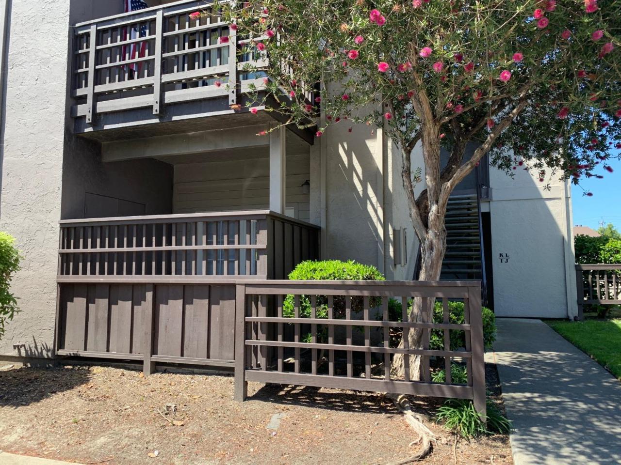 429 Laurel Dr I - Photo 1