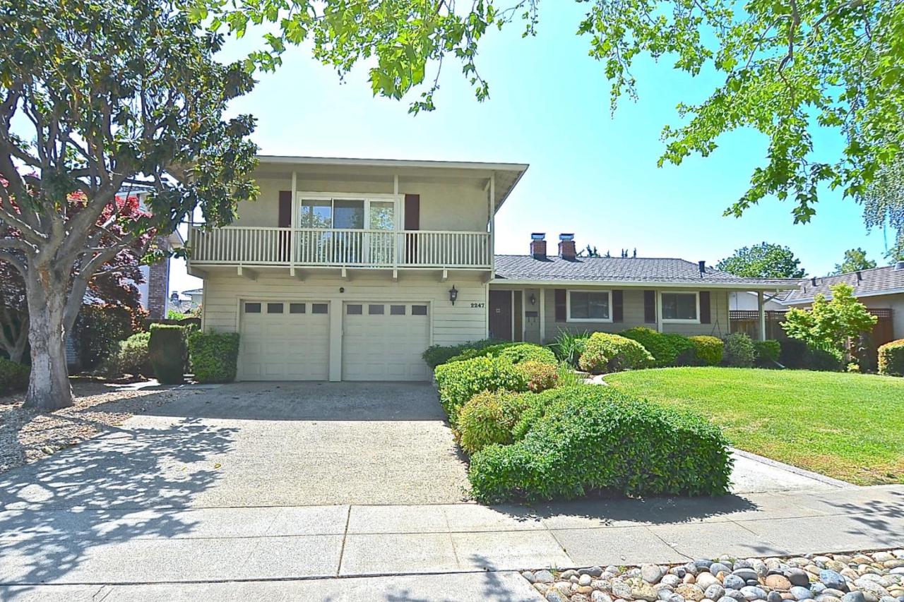 2247 Constitution Dr - Photo 1