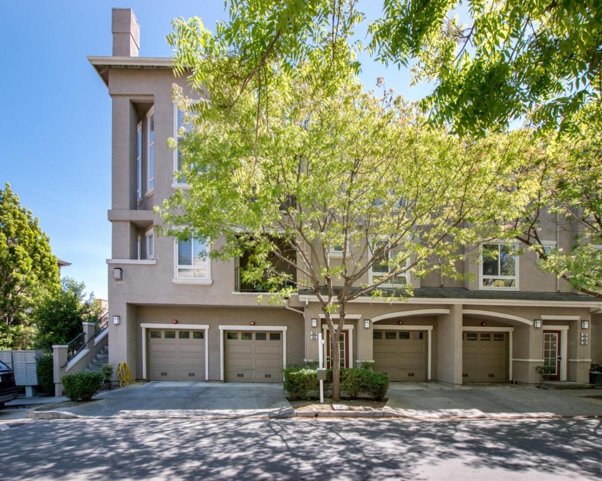 550 Marble Arch Ave - Photo 1