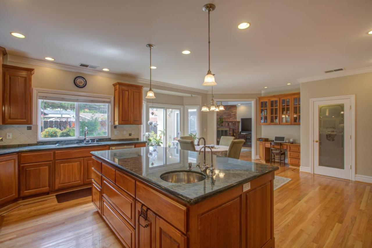 1149 Peggy Ave - Photo 1