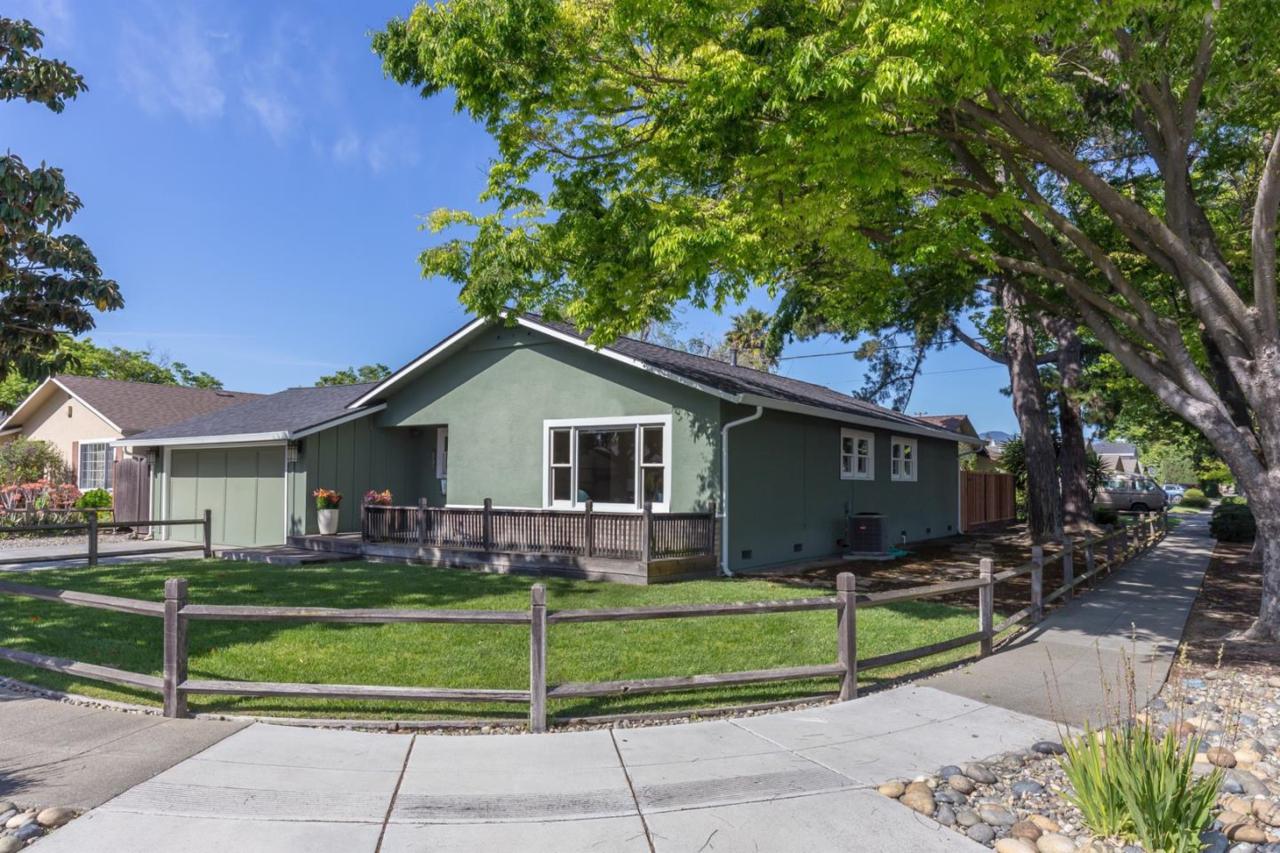 2205 Wren Way - Photo 1