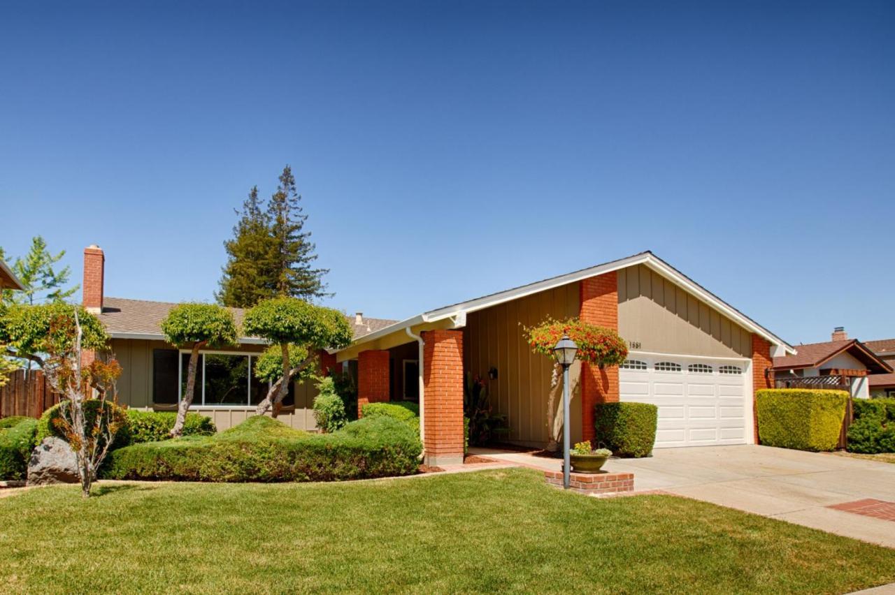 1381 Redmond Ave - Photo 1