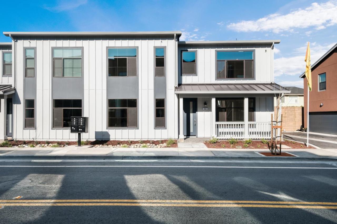 241 Railway Ave - Photo 1