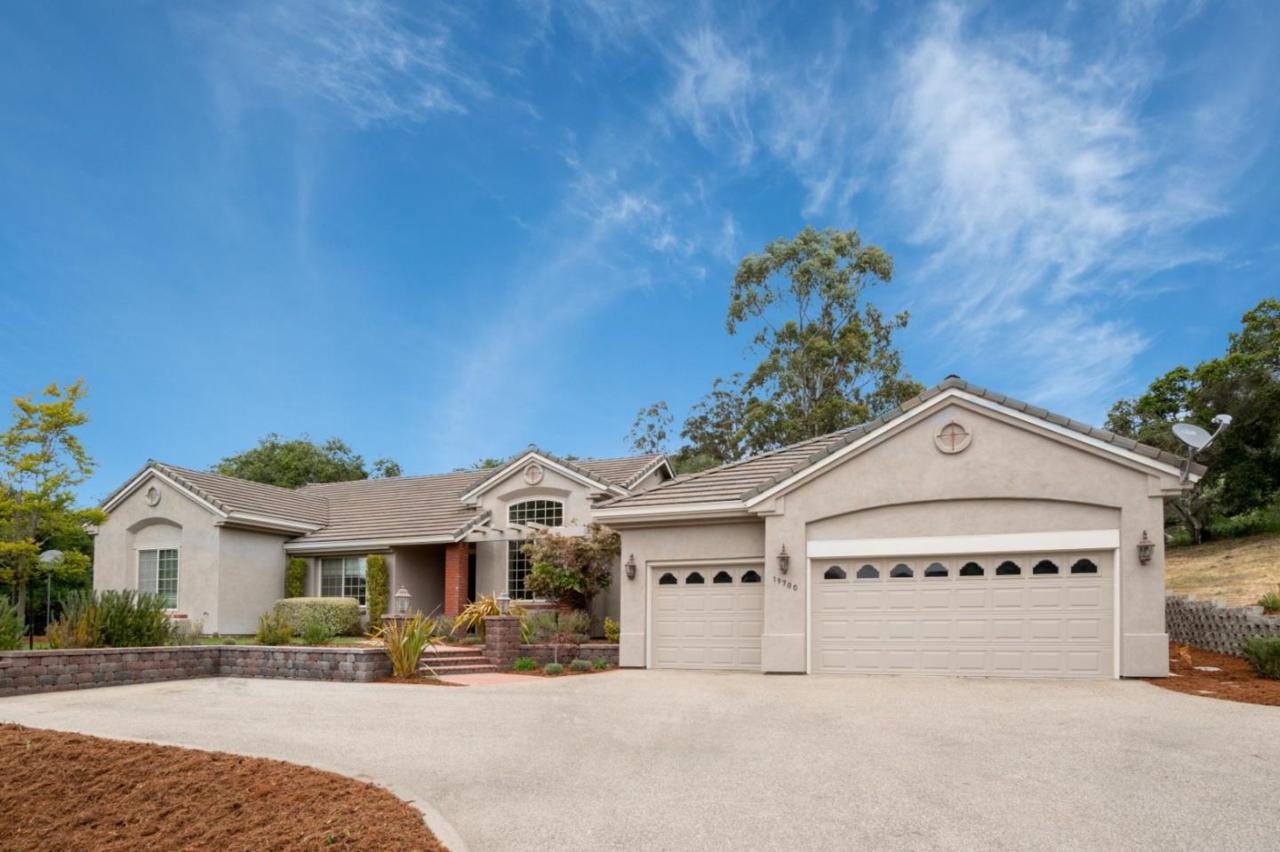19700 Moonglow Rd - Photo 1