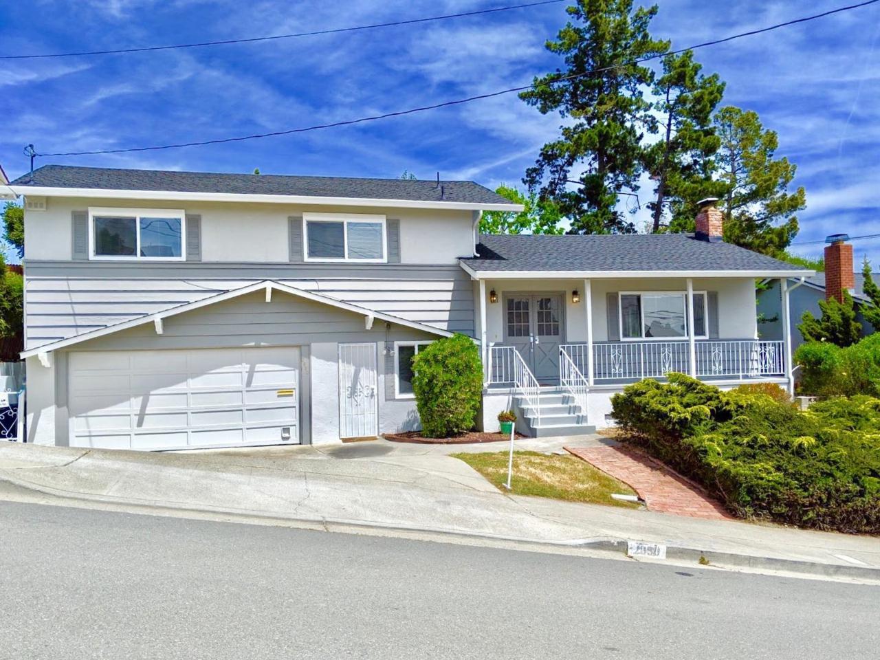 2850 Jennifer Dr - Photo 1