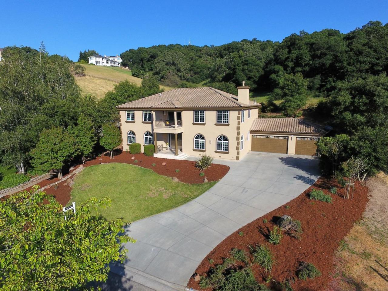 2410 Sunflower Cir - Photo 1