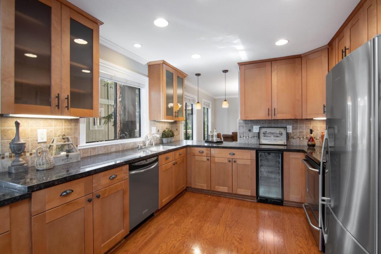 47 Dot Ave A - Photo 1